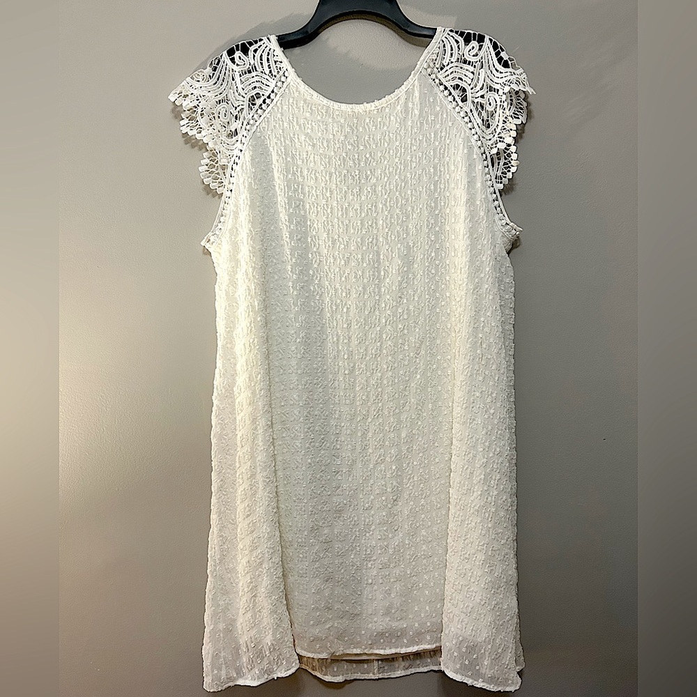 Beautiful white dress with lace details
